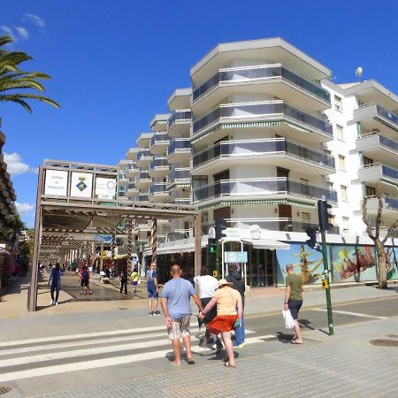 Apartamentos Bahia Dorada Y Iris Salou Dış mekan fotoğraf