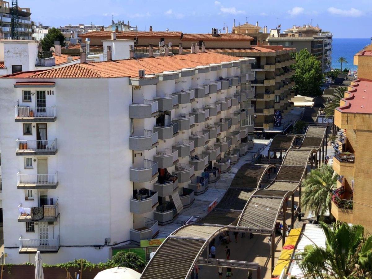 Apartamentos Bahia Dorada Y Iris Salou Dış mekan fotoğraf