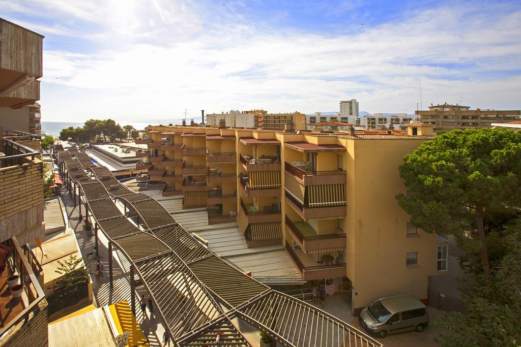 Apartamentos Bahia Dorada Y Iris Salou Dış mekan fotoğraf