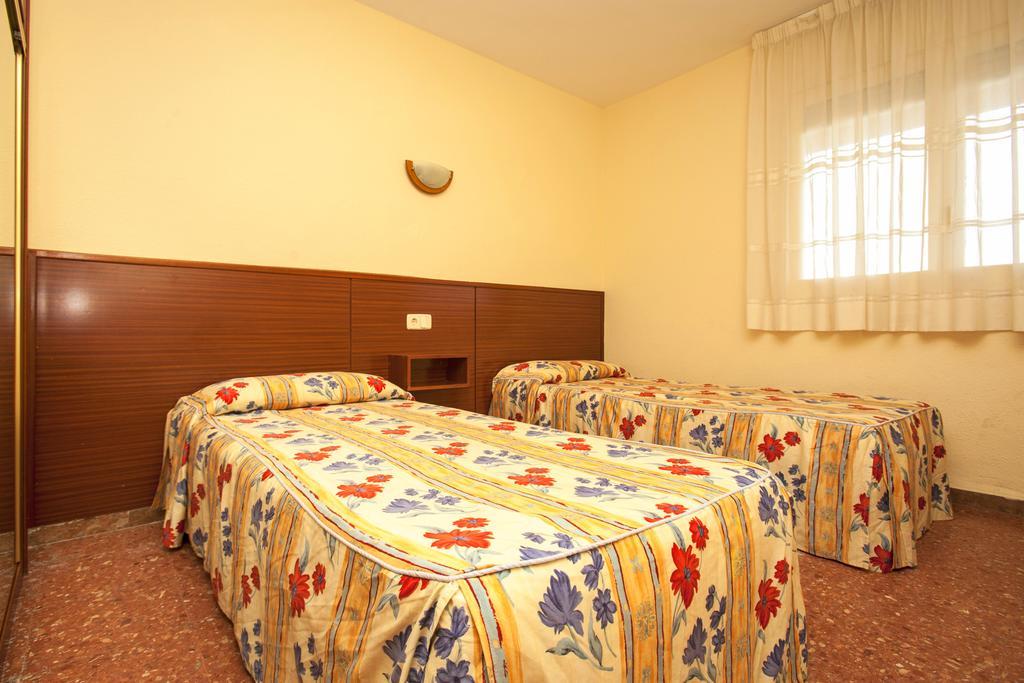 Apartamentos Bahia Dorada Y Iris Salou Dış mekan fotoğraf