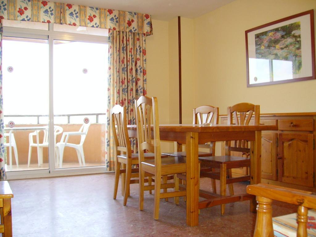 Apartamentos Bahia Dorada Y Iris Salou Dış mekan fotoğraf