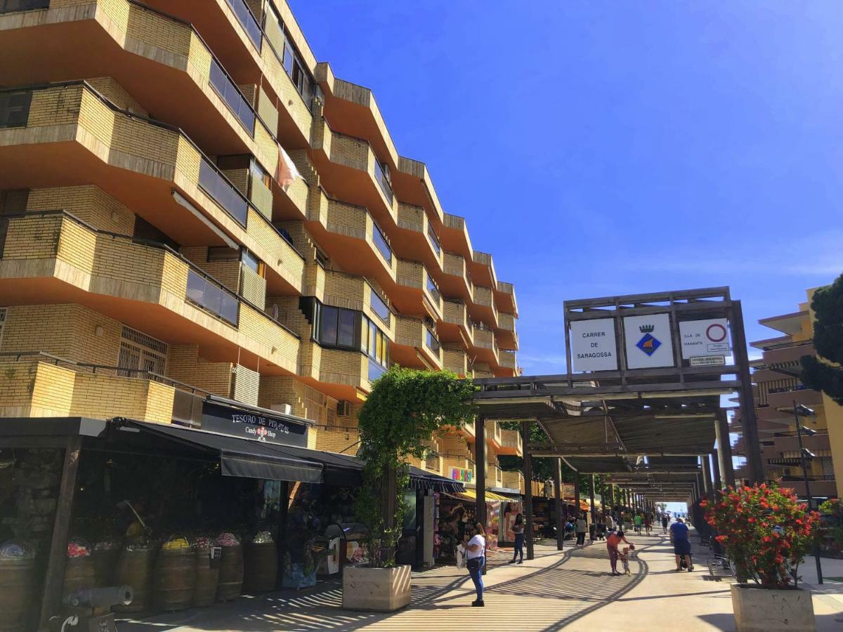 Apartamentos Bahia Dorada Y Iris Salou Dış mekan fotoğraf